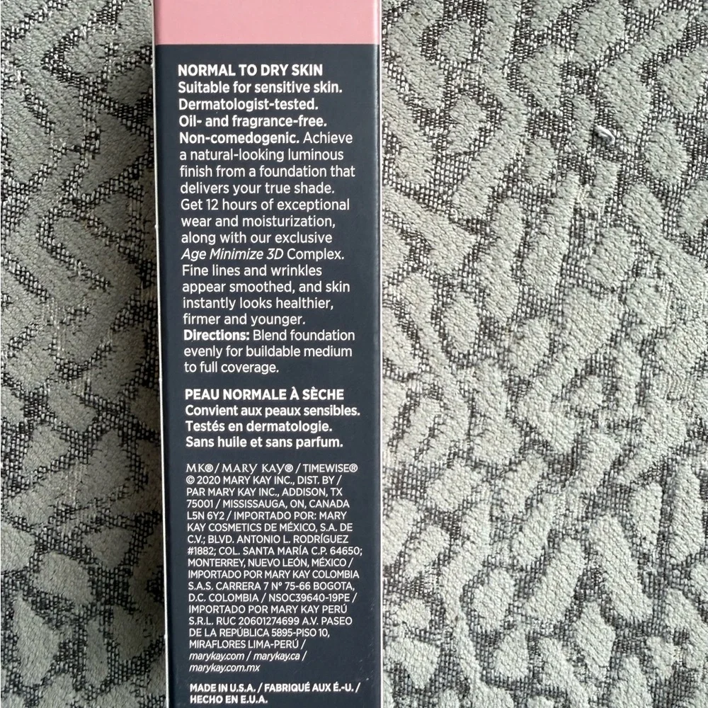 NIB Mary Kay TimeWise Luminous 3D Foundation - Ivory